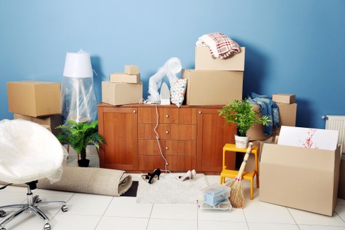 Reliable removals and storage company helping with organized moving solutions