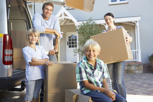 Storage-linked removals and packed items in Andstorage