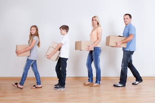 Storage and moving services supporting a smooth relocation process